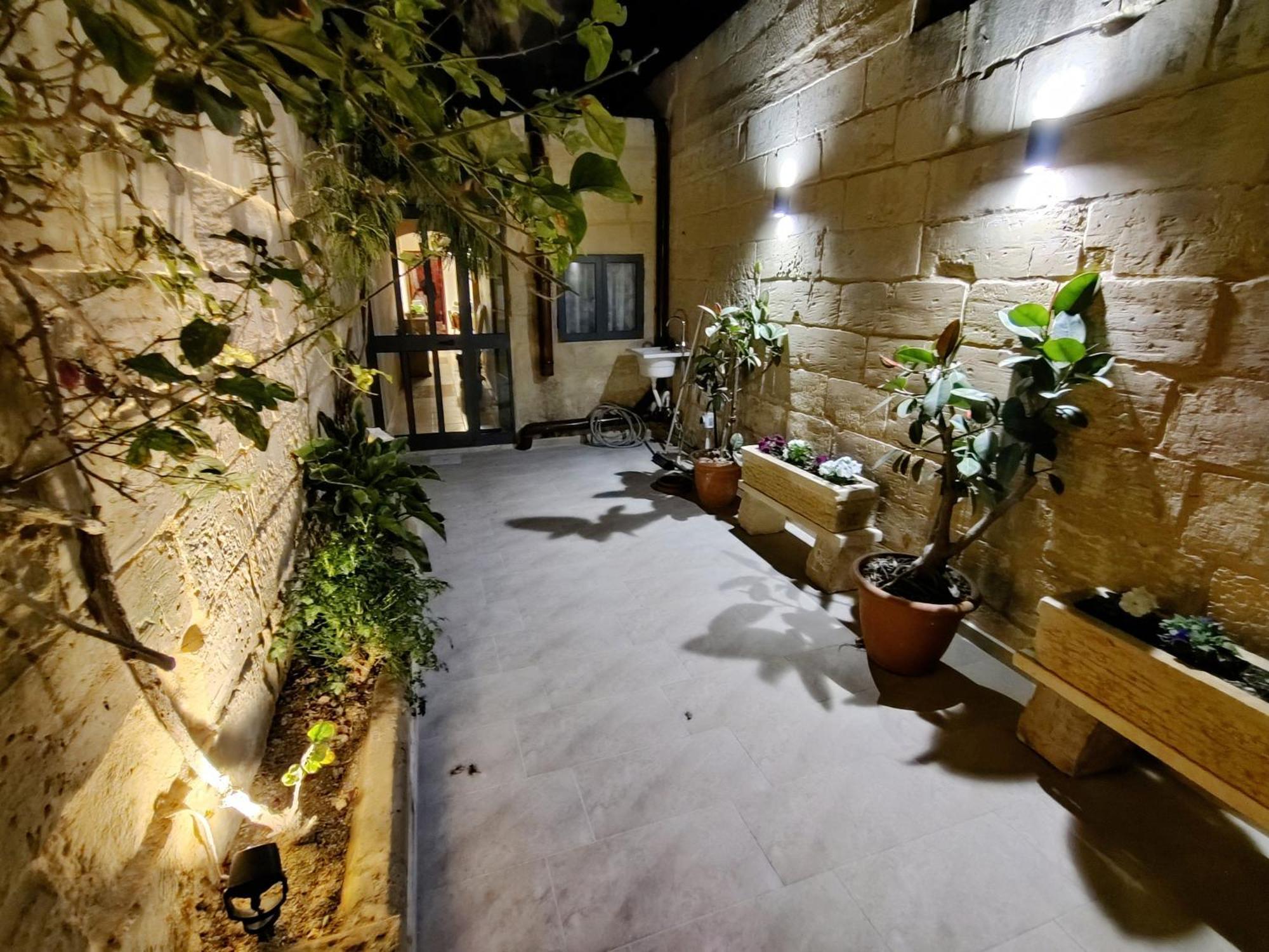 Peaceful Traditional Maltese Townhouse Лука Екстер'єр фото